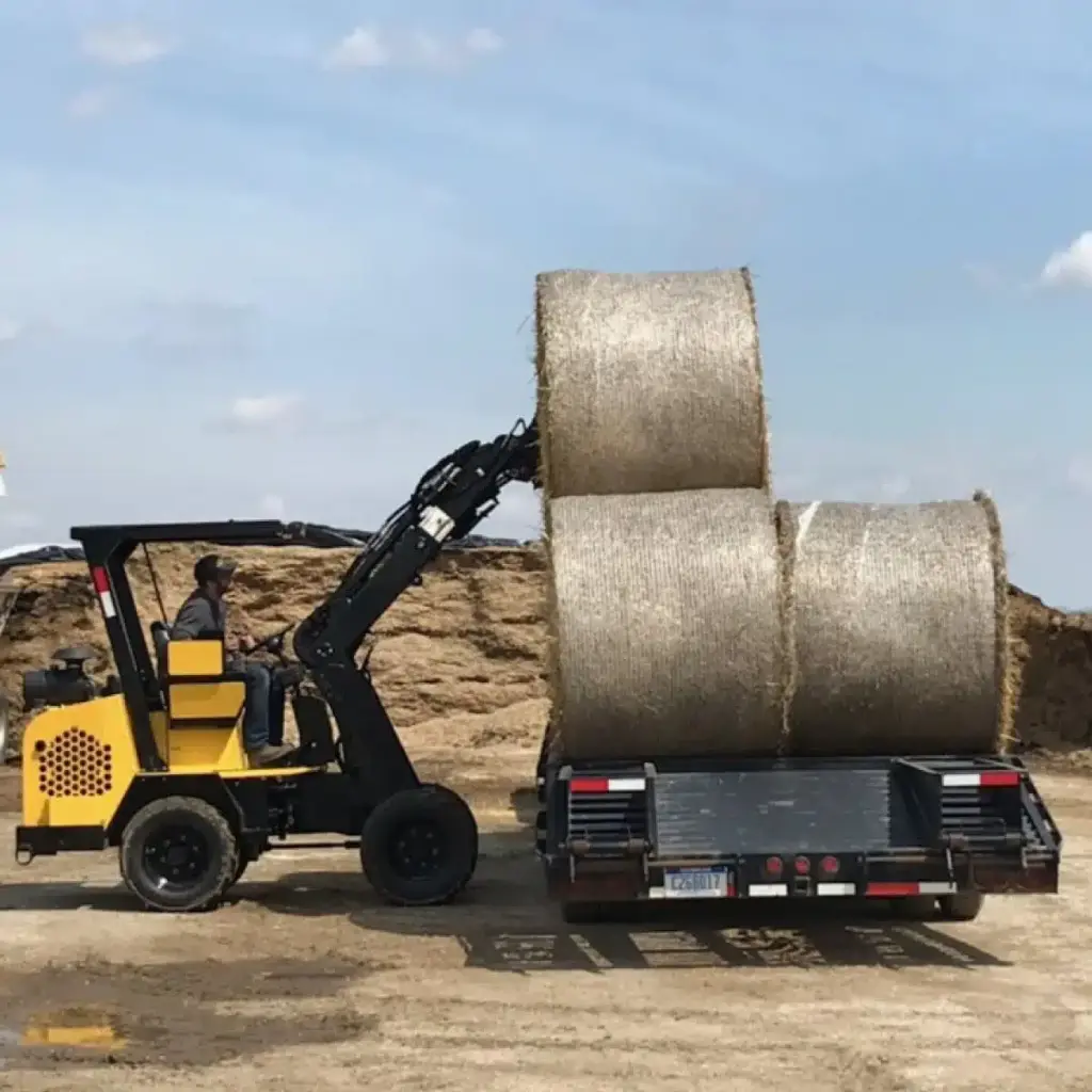 774r-loading-bales.jpg.webp