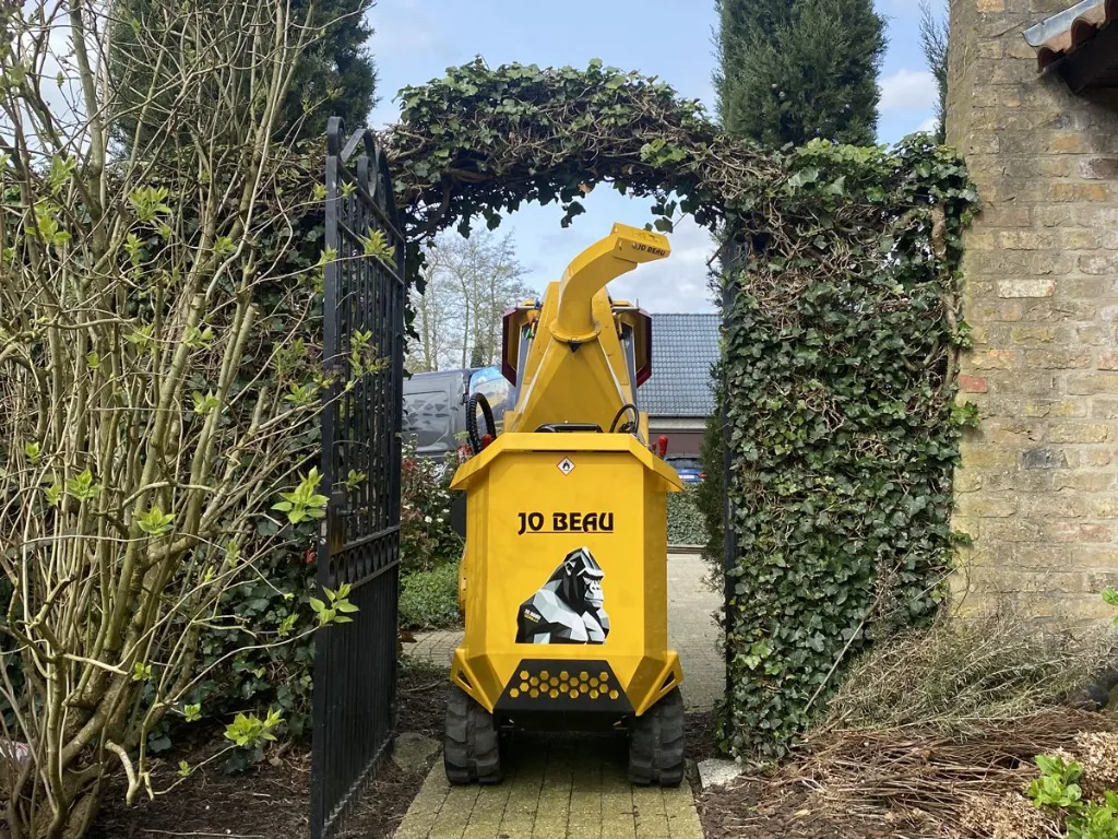 Jo Beau M600 GORILLA hakselaar-houtversnipperaar-broyeur-chipper-Häcksler-actie_1.webp