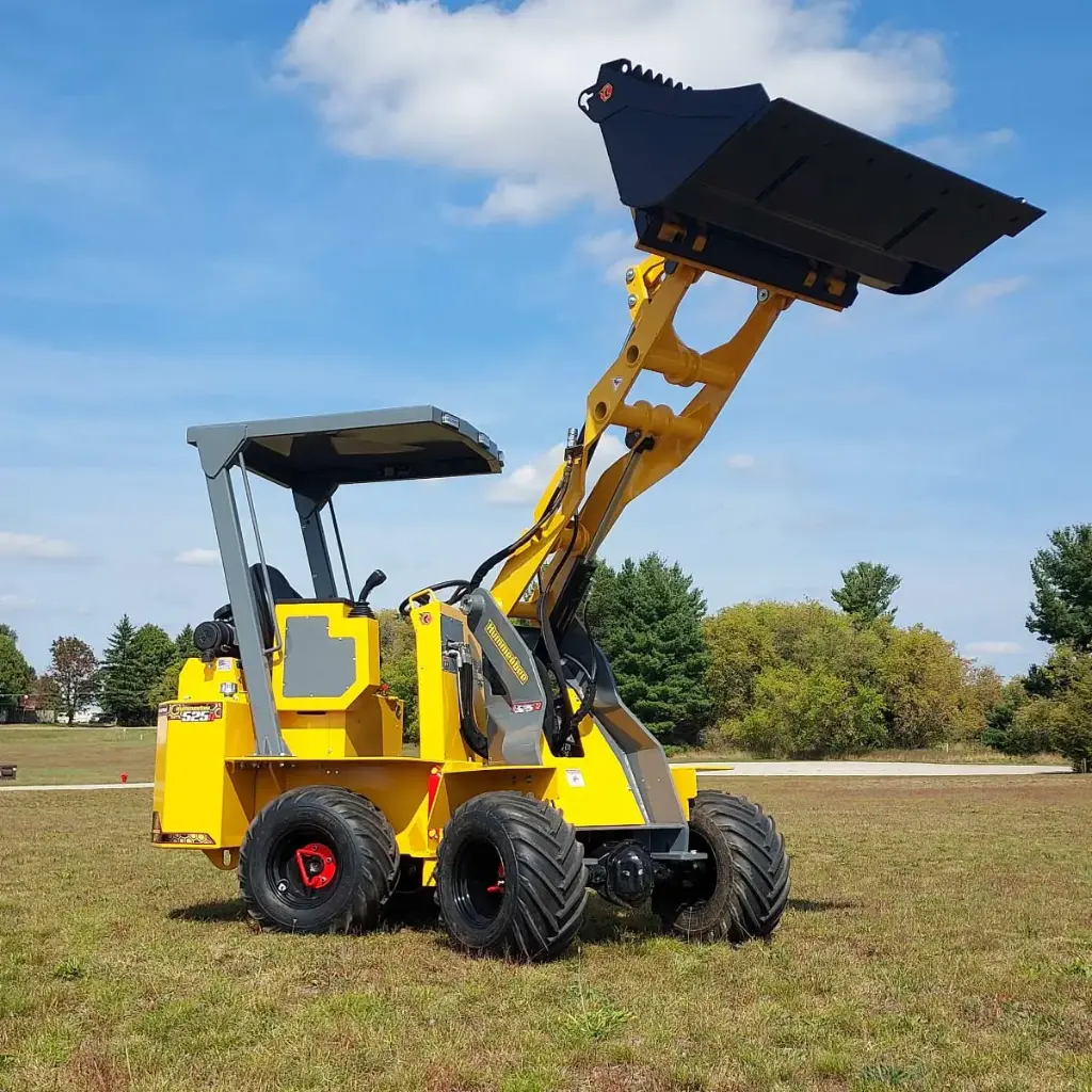525M Compact Loader 